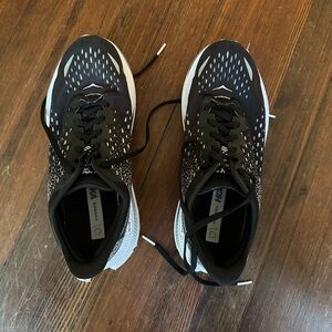 Hoka Kawana Running Shoes
